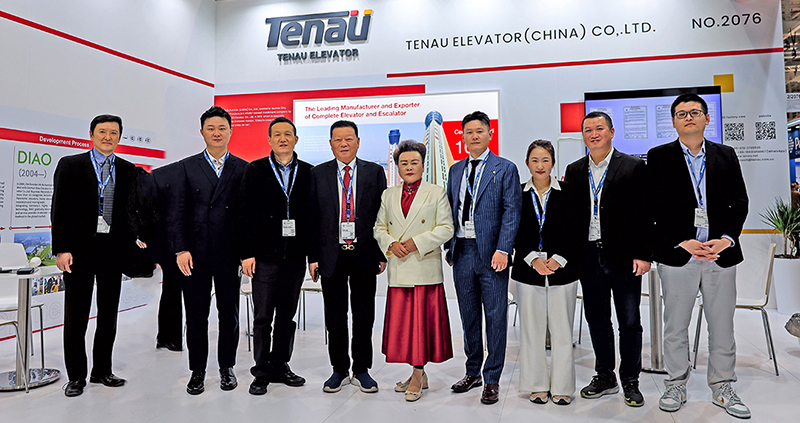 Tople čestitke predsjedniku TENAU ELEVATOR (CHINA) Co., Ltd. Kunfa Bou, predsjedniku Aizhu Yangu, direktoru inozemnog marketinga Congcong Sunu i drugim predstavnicima odjela za sudjelovanje na Elevator International Expo u Augsburgu, Njemačka